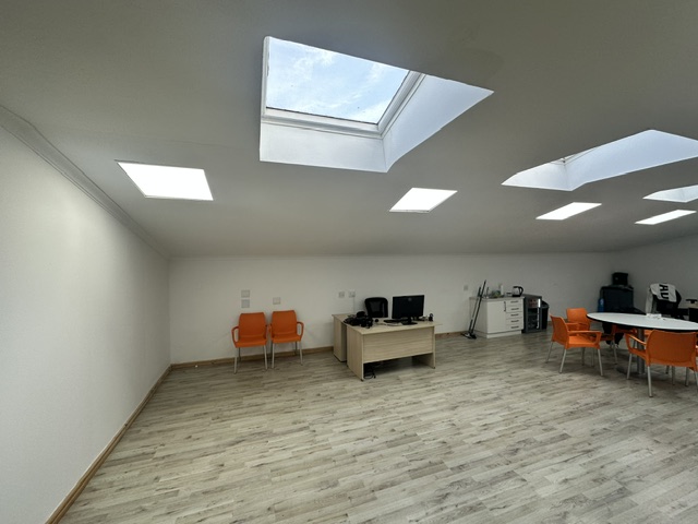 To Let Commercial Property for Rent in Claremont Western Cape